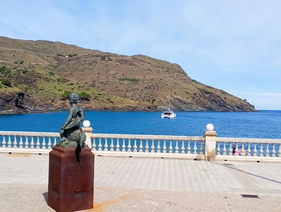 Paraiso De La Costa Brava Portbou